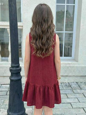 SHEIN فستان أنيق بياقة مستديرة وبدون أكمام مع حافة مكسرة للفتيات المراهقات