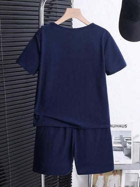 SHEIN مجموعة قميص كم قصير بياقة طاقم وشورت للأولاد المراهقين 2 قطعة، مناسبة للربيع/الصيف، الاستخدام اليومي، الرياضة، الخروجات، المدرسة، الحفلات، المناسبات، التصوير الفوتوغرافي