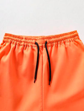SHEIN Mirajuku طقم بلوزة سوداء وشورت أخضر كاجوال للمراهقين الأولاد، إطلالة عصرية