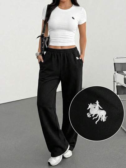 SHEIN EZwear مجموعة من قطعتين من الملابس المنزلية المتناسقة باللونين الأسود والأبيض للنساء