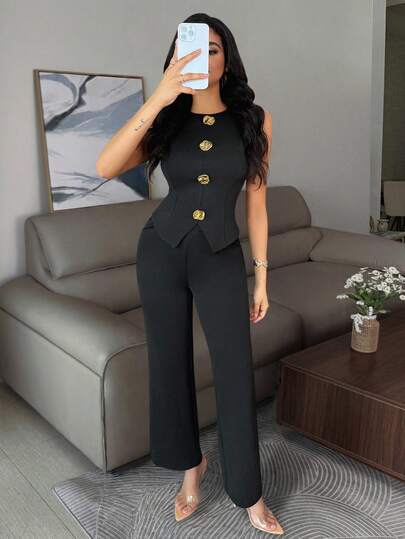 SHEIN Tall بدلة كاجوال أنيقة للمكتب للنساء، قميص كامي مطاطي مضغوط وجذاب بدون أكمام مزين بأزرار معدنية وبنطلون قطعتان مجموعة بدلة كاجوال