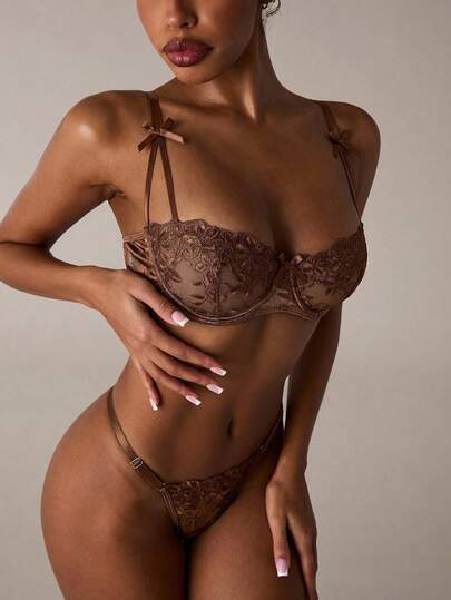 SHEIN BAE مجموعة ملابس داخلية رومانسية مطرزة بالزهور للنساء، قطعتان