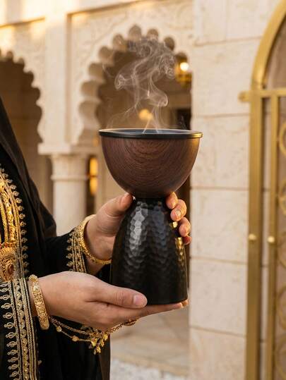 مجموعة موقد بخور من الحديد المجوف مع غطاء، ذو وظيفتين للعطور والديكور. مناسب لديكور المنزل، مثل غرفة النوم، غرفة المعيشة (كقطعة مركزية)، المكتب، استوديو اليوجا والحفلات، لخلق جو راقي. كما أنه مناسب لديكور المعبد. هذا موقد البخور هو هدية مثالية للمناسبات،