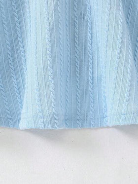 SHEIN فستان بولو كاجوال أزرق فاتح للبنات الصغيرات، طوق أبيض سادة، أزرار بيضاء، نمط تطريز قلب أبيض، فستان قصير الأكمام نصف مفتوح الأمام مخصر، مناسب للبنات الصغيرات، بطراز كوري، بسيط، أنيق، أكاديمي، مناسب للمدرسة اليومية، الخروجات، العطلات، الحفلات