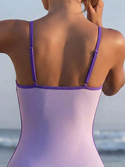 Swim SPRTY بلوزة كامي بتباين الألوان الأسود والأبيض للنساء، بدلة سباحة مناسبة للعطلات الشاطئية
