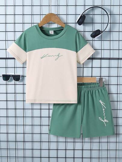 SHEIN مجموعة من 2 قطعة لصبي، تي شيرت بياقة مستديرة وأكمام قصيرة + شورت، للخروجات الصيفية والعطلات والسفر والاسترخاء والاستمتاع بالشمس