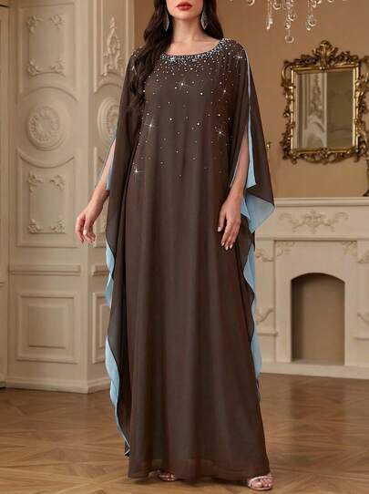 Solessence رمضان عباءة عربية طويلة ناعمة ومريحة، بتصميم ياقة دائرية وتفاصيل من اللؤلؤ بألوان متباينة، مناسبة للمناسبات والمناسبات اليومية