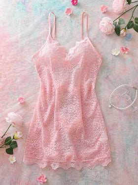 ثوب نوم نسائي رومانسي مزخرف بالزهور والدانتيل، شفاف مع فتحات، ظهر مكشوف وجذاب