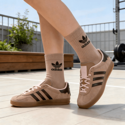 Adidas Originals حذاء رياضي GAZELLE INDOOR للرجال والنساء، مريح وخفيف الوزن، حذاء كاجوال IF1809