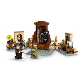 LEGO مجموعة كتل بناء للأطفال: جناح المستشفى في قلعة هوجوارتس 76463