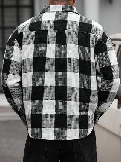 Manfinity CasualCool قميص رجالي كاجوال أسود وأبيض مربع الأكمام طويلة الأكمام بجيب واحد، قميص رجالي أسود وأبيض أكمام طويلة، ملابس شارع رجالية أسود وأبيض، سترة مربعة رجالية، هدية للصديق/الزوج، هدية عيد ميلاد/ذكرى زواج، حفلات صيفية، رأس السنة، عيد الحب، مناس