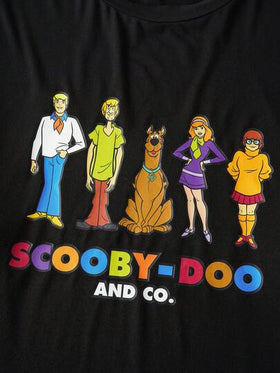 SCOOBY-DOO X SHEIN بيجامة رجالية كبيرة الحجم مكونة من ملابس علوية بأكمام طويلة وسروال، بطبعات حرفية كرتونية، قصة متساقطة الكتف، مناسبة للربيع والخريف