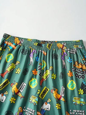SCOOBY-DOO X SHEIN بيجامة رجالية كبيرة الحجم مكونة من ملابس علوية بأكمام طويلة وسروال، بطبعات حرفية كرتونية، قصة متساقطة الكتف، مناسبة للربيع والخريف