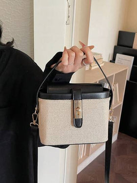 حقيبة يد فاخرة للنساء، بيج متباين مع الأسود، ملمس جلد PU، حقيبة صندوق، قابلة للحمل على الكتف والجسم، منظمة ومتينة، سحاب سلس، سعة واسعة، مناسبة للعمل والمواعدة والتسوق والهدايا، مثالية للشابات والمحترفات والطالبات، للجملة والتوزيع