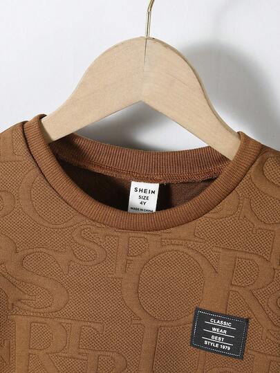SHEIN Streecool Kids 3 قطع مجموعة للأطفال الصغار: تي شيرت كاجوال بأكمام قصيرة بطباعة حرفية، شورت، وحقيبة، مناسبة للخروجات اليومية الكاجوال، للربيع/الصيف