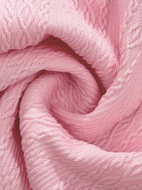 PetitDoll مجموعة ملابس داخلية مثيرة مكونة من 2 قطعة، تتكون من سلوبيت وبرازيل من قماش جاكار وردي ذو نسيج مزخرف مع تطريز دانتيل أبيض، تصميم لاسلكي للصدرية مقترنة مع سروال وردي وأبيض