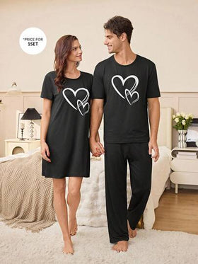 SHEIN طقم بيجامة قصيرة الأكمام للرجال بطباعة قلب بتصميم بسيط وعادي