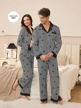 SHEIN بيجامة رجالية بأكمام طويلة مزينة بألوان متباينة وطبعات قلوب ورقبة منتفخة وخطوط