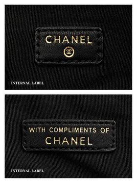 CHANEL حقيبة تخزين مربعة كلاسيكية باللون الأسود مع طباعة دائرية بحلقتين بيضاء، مزودة بسحاب مطابق وملحق معلق دائري، من قماش ناعم، سعة كبيرة لتخزين مستحضرات التجميل ومنتجات التجميل، محمولة وسهلة التنظيم، مناسبة للسفر اليومي والتخزين المنزلي والتنقل في فص...