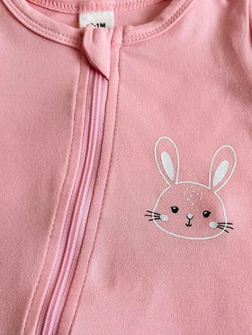 SHEIN قطعتان رومبير رضع ذكور طويلة الأكمام مطبوعة برسومات فيل جميلة باللونين الأبيض والرمادي، ملابس مريحة للخروجات في فصلي الخريف والشتاء
