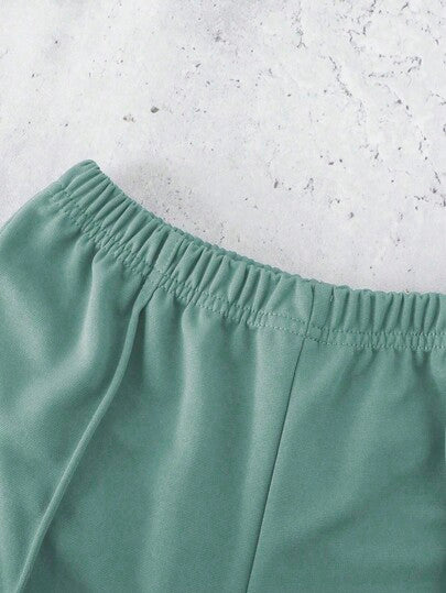 SHEIN Mirajuku مجموعة قميص كم قصير وشورت للأطفال الصغار، طراز رياضي وعطلة بسيط، ربيع/صيف، 2 قطعة