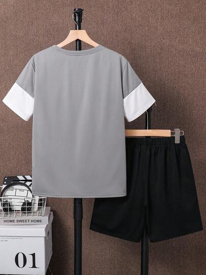 SHEIN مجموعة ملابس علوية وشورت كاجوال للمراهقين الذكور، بطبعة حرفية مقرّبة، ذات رقبة دائرية وأكمام قصيرة، مناسبة للذهاب إلى المدرسة والاستخدام اليومي والرياضة في فصلي الربيع والصيف، قطعتان