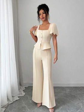 SHEIN Elenzya طقم أنيق من قطعتين للنساء بطراز المواصلات: تي شيرت بياقة مربعة وأكمام قصيرة وأزرار وذيل غير متماثل، وبنطلون بخصر مرتفع وخصر مطاطي وساق مستقيمة فضفاضة