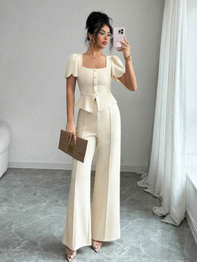 SHEIN Elenzya طقم أنيق من قطعتين للنساء بطراز المواصلات: تي شيرت بياقة مربعة وأكمام قصيرة وأزرار وذيل غير متماثل، وبنطلون بخصر مرتفع وخصر مطاطي وساق مستقيمة فضفاضة