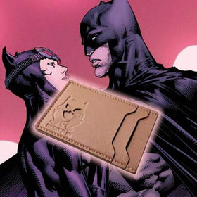 Warner Bros محفظة بطاقات باتمان من وارنر بروس، ذات موضوع البطل الخارق، فائقة النحافة وبسيطة، يمكن استخدامها كحامل بطاقة هوية، مناسبة للجنسين، محفظة أمان للجيب الأمامي، هدية عيد الأب المثالية، محفظة الطي متينة، تصميم فتحات متعددة للبطاقات.