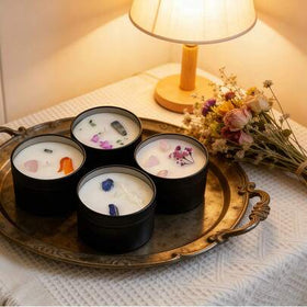 شمعة معطرة بزهور جافة بلورية 1 قطعة - 4 روائح مختلفة، شمع صويا طبيعي، عطر طويل الأمد بدون دخان، وعاء أسود مطفي، مناسبة لموسم الزفاف والعيد والديكور المنزلي وطاولات الضيوف وغرف النوم والعطور والهدايا والحفلات والتصوير