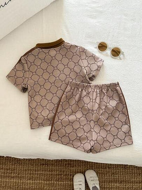 SHEIN مجموعة قميص بولو كاكي بأكمام قصيرة وشورت للأطفال الصغار 2 قطعة، ملابس صيفية للأولاد الرضع
