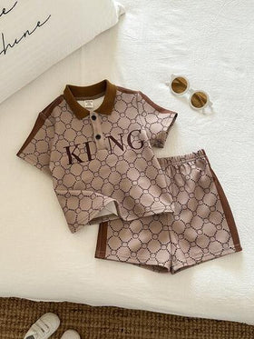 SHEIN مجموعة قميص بولو كاكي بأكمام قصيرة وشورت للأطفال الصغار 2 قطعة، ملابس صيفية للأولاد الرضع