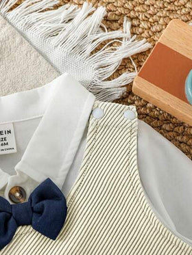 SHEIN طقم أطفال ولادي مكون من 3 قطع: قميص أكمام طويلة أحادي اللون، سترة مخططة ذات نسيج متموج، وشورت أحادي اللون بسحاب، أنيق وأنيق، مناسب للحفلات والربيع والخريف