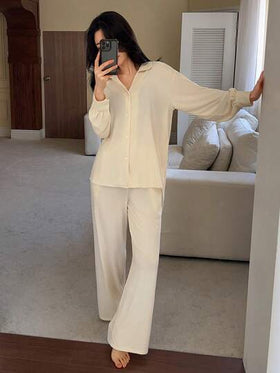 DAZY طقم بيجامة نسائي مريح وخفيف الوزن بتصميم بسيط