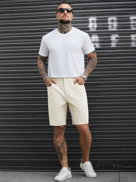 Manfinity CasualCool شورت رجالي بخصر مطاطي وبلون أحادي للاستخدام اليومي