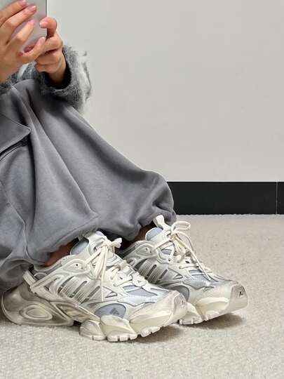 Adidas حذاء أديداس XLG رانر ديلوكس مريح ومتعدد الاستخدامات ومقاوم للانزلاق، حذاء جري منخفض، للجنسين، فضي