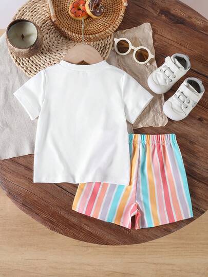 SHEIN Vintaside Kids مجموعة قميص كنزة بياض قصير الأكمام مطبوع بطباعة أقلام ملونة وشورت كاجوال مخطط مناسبة للأطفال من عمر 0-3 سنوات، مناسبة للارتداء اليومي الصيفي والاحتفالات