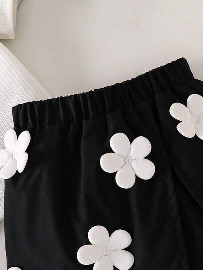 SHEIN Explorewe طقم بنطلون قصير ولباس علوي كشكشة للبنات الصغيرات، مزين بفيونكة وخرز، قطعتان