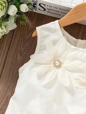 SHEIN فستان أنيق للحفلات والعطلات للفتاة الصغيرة بياقة مستديرة وزخارف زهرية ثلاثية الأبعاد ومطوي بشكل أنيق