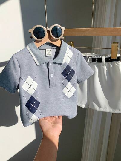 SHEIN مجموعة قميص بولو أكمام قصيرة رمادي وشورت خصر مطاطي مع حزام مناسبة للأولاد الرضع في الصيف، مناسبة لحفلات عيد الميلاد والحفلات المسائية والأعراس وحفلات استقبال المولود الجديد وعيد الميلاد الأول