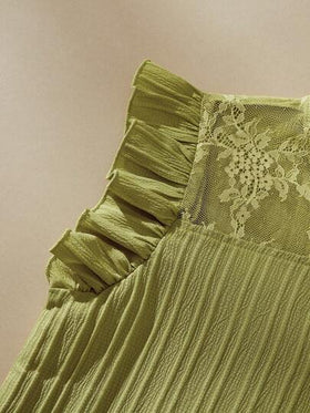 SHEIN ملابس علوية بياقة ماندرين وكشكشة وطباعة زهرية، أكمام قصيرة منتفخة. مناسبة للخروجات اليومية والراحة المنزلية. ملابس علوية خضراء ريفية هادئة وحلوة وجميلة للفتيات.