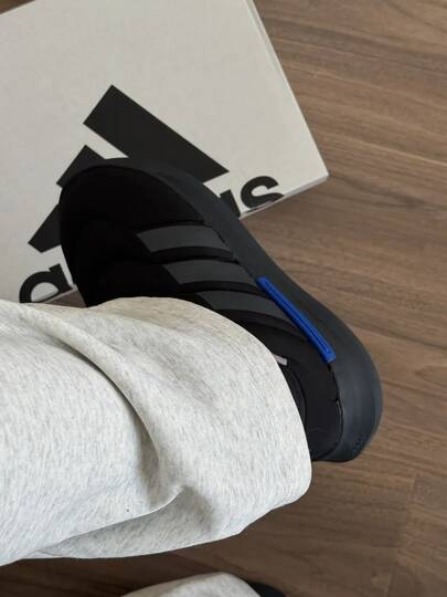Adidas أديداس أديبوف دافئة، متينة، مانعة للانزلاق، بوت ثلج قصيرة مريحة، يناسب الجنسين، أسود