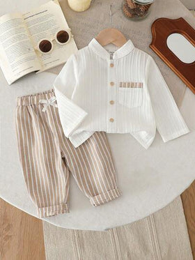 SHEIN Vintaside Kids ملابس علوية أطفال ذو أكمام قصيرة وياقة مع أزرار وجيوب، مع شورت ذو خصر مطاطي، طقم ملابس كاجوال فضفاض مريح، وصول جديد للصيف، قطعتان