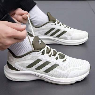 Adidas حذاء رياضي رجالي من أديداس، مريح، متين، مقاوم للصدمات، مناسب للجري الكاجوال
