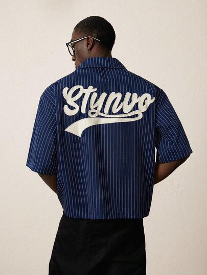 STYNVO قميص كاجوال للرجال بأكمام قصيرة مطرز بخطوط وحرف