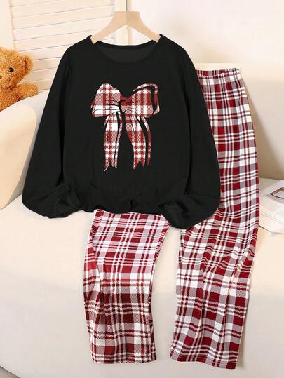 SHEIN Genkimix Kids طقم بيجامة فتاة مراهقة مكون من قطعتين - ملابس علوية طويلة الأكمام من الحرير الحليبي بطبعة الفراشة السوداء والمربعات، وبنطلون مربعات فضفاض، موضة مريحة للعودة إلى المدرسة