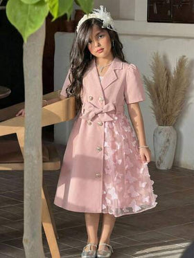 SHEIN معطف فتاة صغيرة مع طوق، أكمام طويلة، حزام، نمط شبكي بشكل فراشة على الجانب الأيسر، خيار هدية جذاب وجميل معطف فستان فراشة للبنات، فستان وردي للبنات، فستان طويل الأكمام للبنات، معطف فستان للبنات الصغيرات