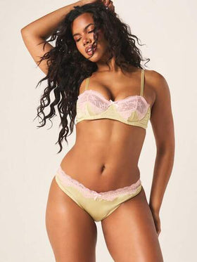 MISSGUIDED مجموعة سروال وصدرية للنساء مع تفاصيل من الدانتيل، دعم بسلك معدني، تغطية كاملة، مجموعة ملابس داخلية حميمية