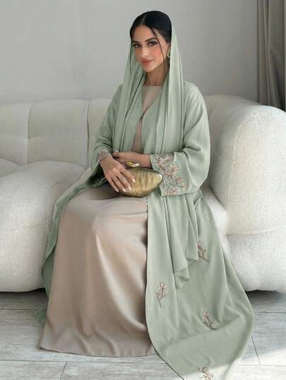 Yasmyna عباية نسائية أنيقة مطرزة بالزهور