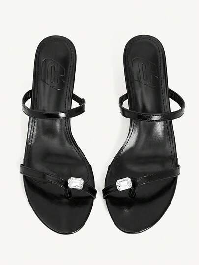 CUCCOO CHICEST صنادل نسائية ذات كعب